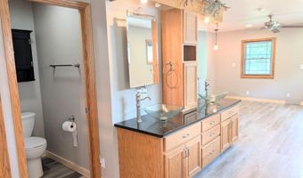 202 North Ln, Albert Lea, MN 56007