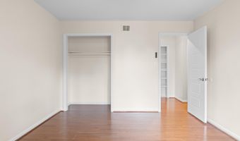 4100 DOWNING St, Annandale, VA 22003