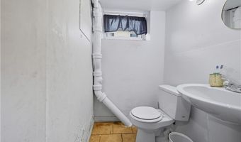 32 Maplewood Ave, Cranston, RI 02920