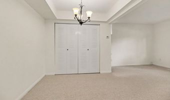 541 Long Shore Dr, Ann Arbor, MI 48105
