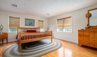 7 Mizzen Ln, Bourne, MA 02532