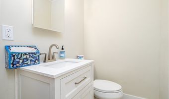 4 Main St, Ashburnham, MA 01430