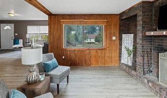 2405 Woodcrest Dr, Alton, IL 62002