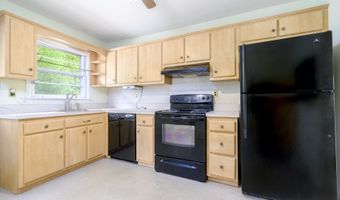 30 Tamanny Trl, Danbury, CT 06811