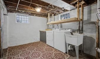 15596 Thomas Ave, Allen Park, MI 48101
