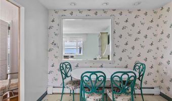 78 Ellery Rd, Newport, RI 02840