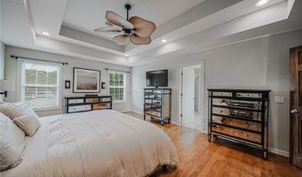 985 W Martin Ave, Amherst, OH 44001
