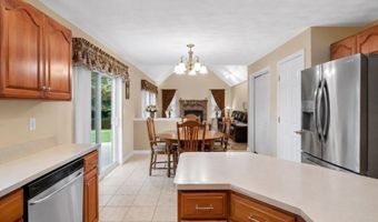 226 Tower Hill Rd, Cumberland, RI 02864