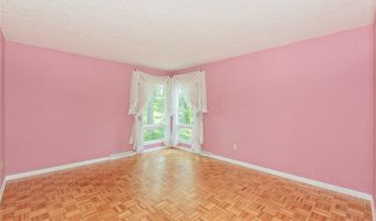 191 Parkview Dr, Aurora, OH 44202