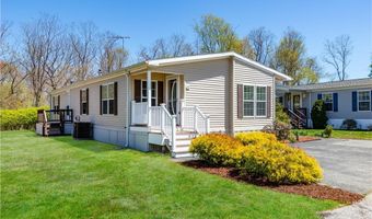 40 Campbell Cir, East Greenwich, RI 02818