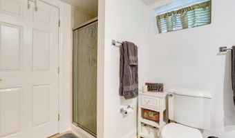 1708 N CAMERON St, Arlington, VA 22207