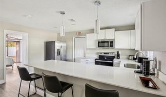 520 FAIRFAX Ln, Apollo Beach, FL 33572