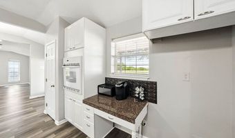 9404 Crow Ln, Adkins, TX 78101