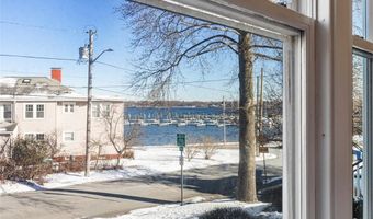 118 Ocean Ave, Cranston, RI 02905