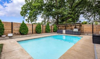 448 SW C St, Bentonville, AR 72712