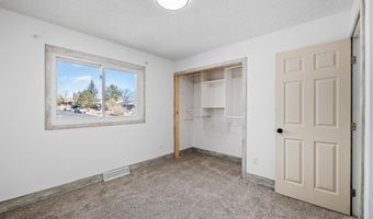 609 RIDGELAND St, Cheyenne, WY 82009