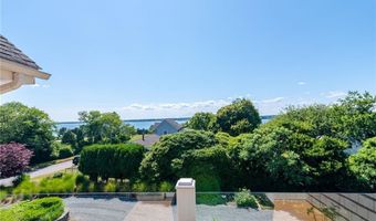30 Bonnet View Dr, Jamestown, RI 02835