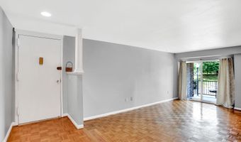 1 SILVERWOOD Cir 8, Annapolis, MD 21403