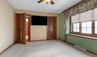 69 PENBROOK Cir, Appleton, WI 54913