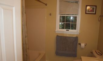 822 Wayne Ave 22/B5, Abingdon, VA 24210