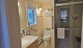 171 Green Mdw, Brattleboro, VT 05301