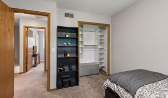 12904 Essex Way, Apple Valley, MN 55124