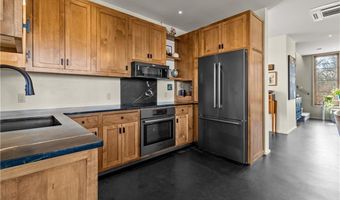 17 Jamaica Way, North Kingstown, RI 02852