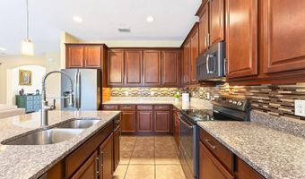 2651 CEDAR CREST Dr, Apopka, FL 32712