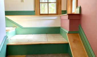 199 Main St, Belfast, ME 04915