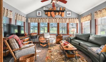 17 Pine Grove Dr, Batesville, IN 47006