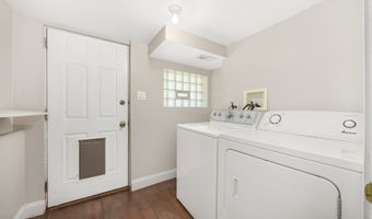 7 N School St, Addison, IL 60101