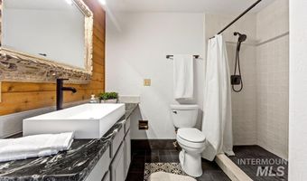 1717 Pine Lakes Ranch Dr, Cascade, ID 83611