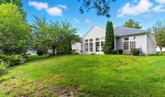 16 Greenways Ln, Lakewood, NJ 08701
