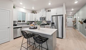 21640 SE Fuji Dr, Bend, OR 97702