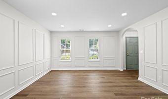 3813 Brookchase Ln, Charlotte, NC 28205
