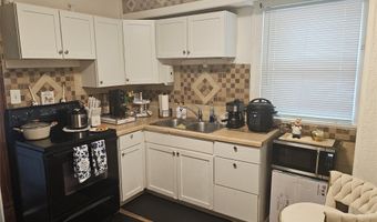 3806 12th St, Des Moines, IA 50313