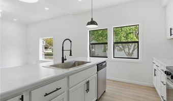 611 3rd St NW, Austin, MN 55912