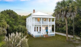 107 Ave B, Apalachicola, FL 32320