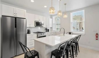 161 BROADWAY 2R, Bayonne, NJ 07002