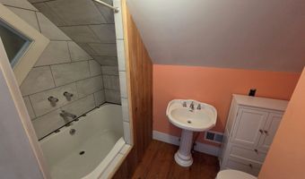 128 Elm St, Cabot, VT 05647