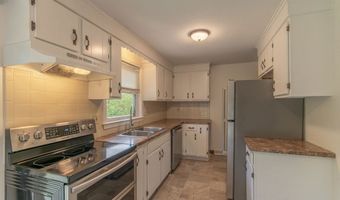 629 River Rd, Agawam, MA 01001
