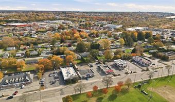 651 W Main Rd, Middletown, RI 02842