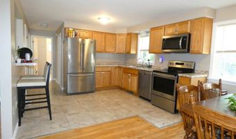 5 Mayflower Rd, Augusta, ME 04330