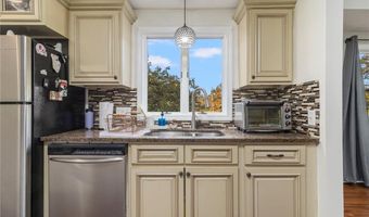 58 Needle Grove Pt D, North Providence, RI 02904