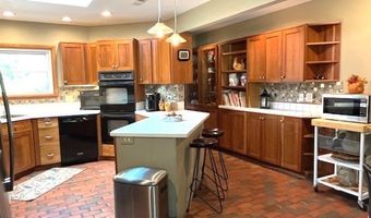 3288 Spring Valley Rd, Akron, OH 44333