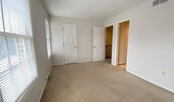 515 Ponds Edge Ln, Allentown, PA 18104