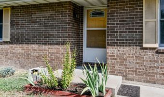 1004 Baretta Ct, Aurora, MO 65605
