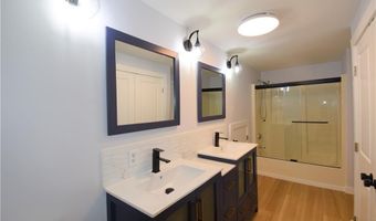 32 J H Dwyer Dr, Middletown, RI 02842