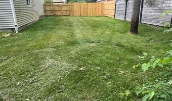 2 Maple Village Ct, Ann Arbor, MI 48103