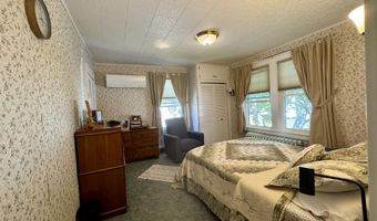104 7th St, Bangor, ME 04401